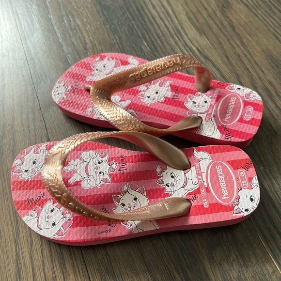 5/$20 lightly used flip-flops for kids in excellent condition - Picture 3 of 4